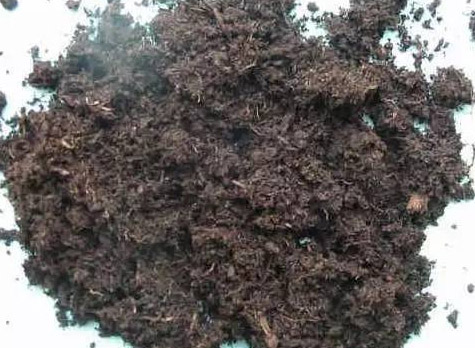 雞糞有機(jī)肥的發(fā)酵制作方法